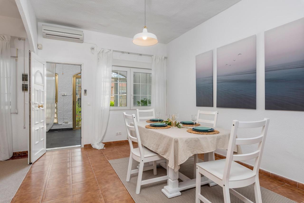 Вилла Beautiful House With Sea Views And Private Pool Торевьиа Экстерьер фото